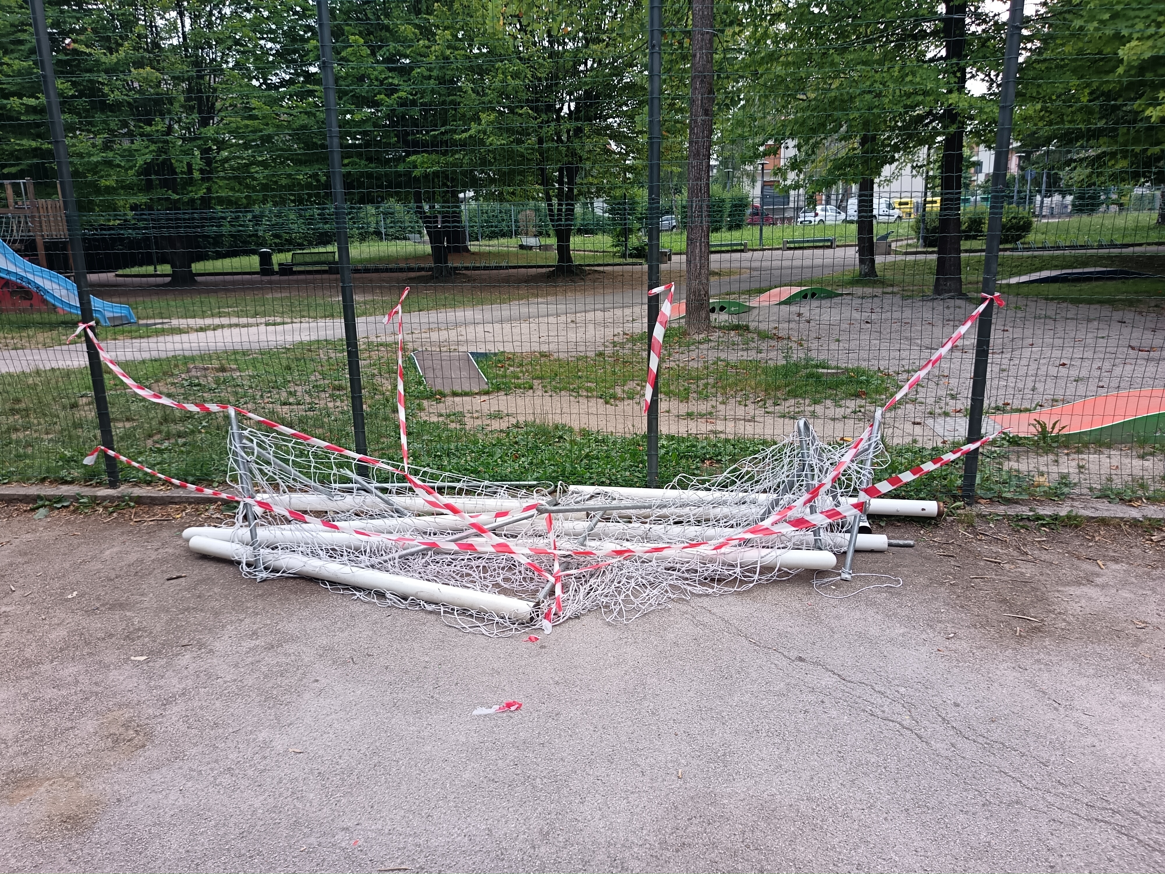 Parco di Nogarè senza porte da calcio: quando saranno sostituite?